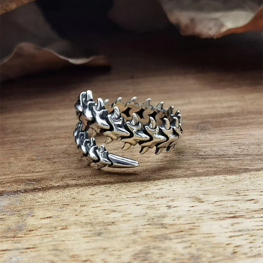 Vintage Y2K Gothic Keel Spine Ring